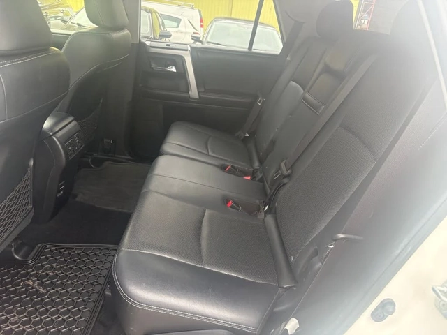 Toyota 4runner 4.0* V6* ПОДГРЕВ* КАМЕРА* КЕЙЛЕС* LANE* ASSIST - автомобили, коли, обяви за нови и употребявани 11