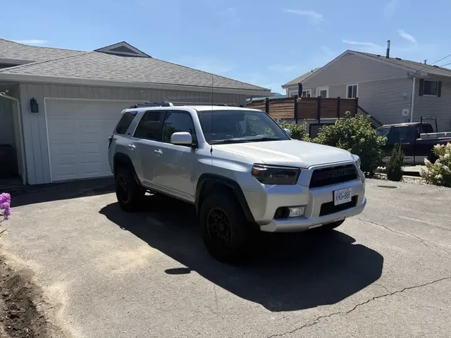 Toyota 4runner 4WD 4dr V6 SR5 - автомобили, коли, обяви за нови и употребявани 0