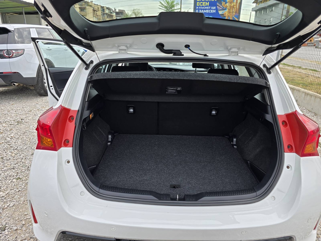 Toyota Auris 1.4 D4D - автомобили, коли, обяви за нови и употребявани 12