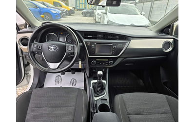 Toyota Auris 1.4 D4D - автомобили, коли, обяви за нови и употребявани 9