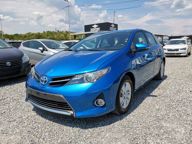 Toyota Auris 1.8 Hybrid E5B - автомобили, коли, обяви за нови и употребявани 0