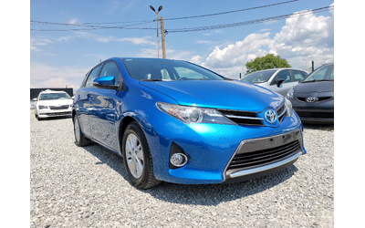 toyota-auris-1-8-hybrid-e5b - 4
