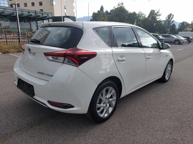 Toyota Auris 1, 8i  UNIKAT 136KS - автомобили, коли, обяви за нови и употребявани 4