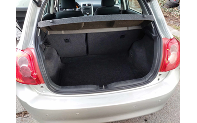 Toyota Auris 1,4i 97ps - автомобили, коли, обяви за нови и употребявани 12