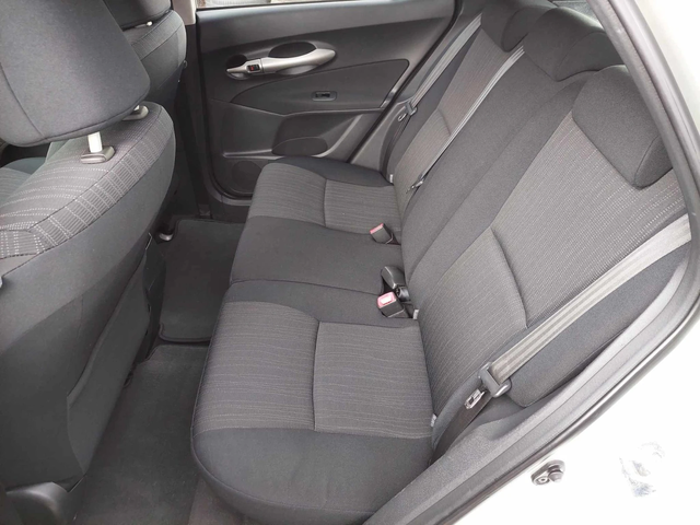 Toyota Auris 1,4i 97ps - автомобили, коли, обяви за нови и употребявани 7