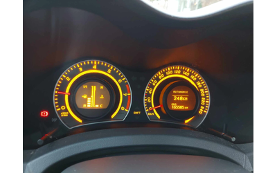 Toyota Auris 1,4i 97ps - автомобили, коли, обяви за нови и употребявани 9