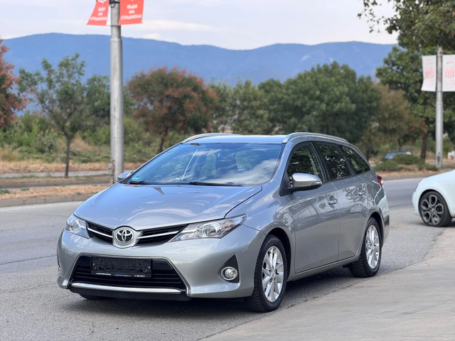 Toyota Auris 1.6i 132кс * Автоматик* - автомобили, коли, обяви за нови и употребявани 0