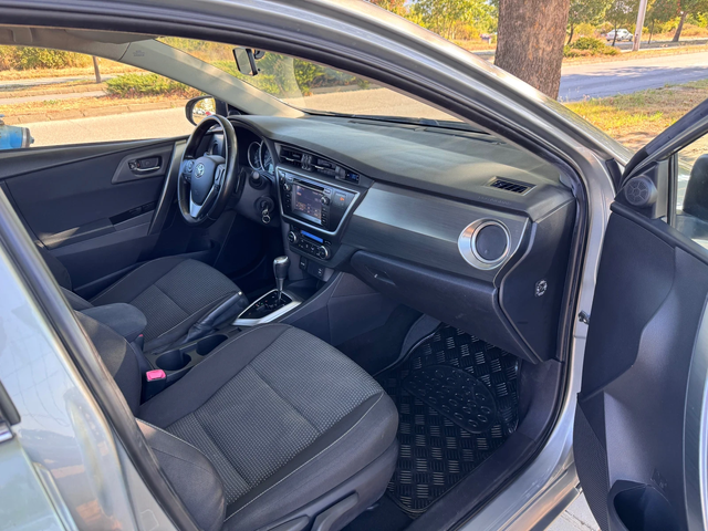Toyota Auris 1.6i 132кс * Автоматик* - автомобили, коли, обяви за нови и употребявани 10