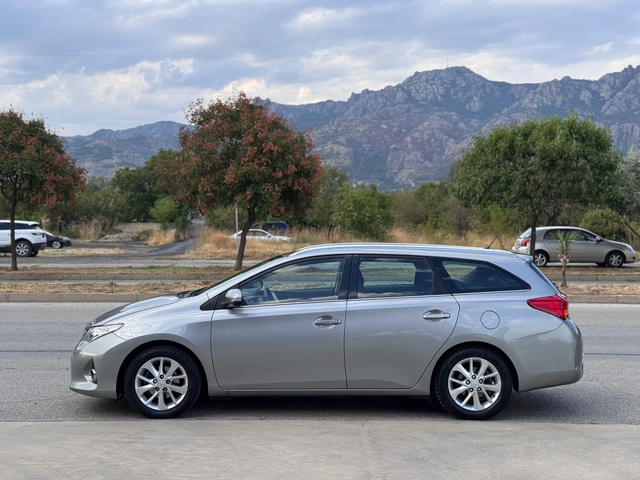 Toyota Auris 1.6i 132кс * Автоматик* - автомобили, коли, обяви за нови и употребявани 1