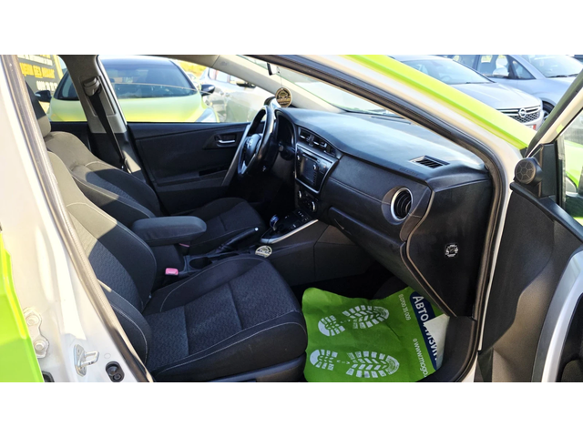 Toyota Auris Hybrid* ГОТОВА ЗА ТАКСИ - автомобили, коли, обяви за нови и употребявани 8