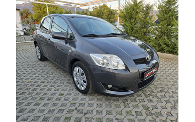 toyota-auris - 1