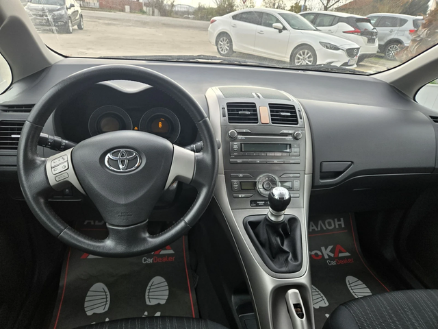 Toyota Auris 2.0D4d-126кс= 136.000км= 6СК= КЛИМАТРОНИК - автомобили, коли, обяви за нови и употребявани 10