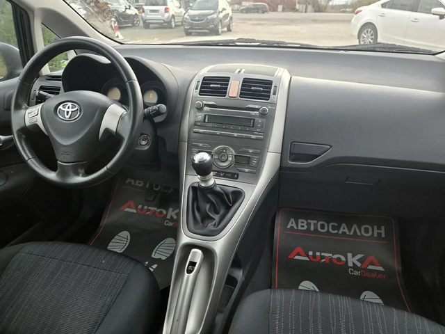 Toyota Auris 2.0D4d-126кс= 136.000км= 6СК= КЛИМАТРОНИК - автомобили, коли, обяви за нови и употребявани 12