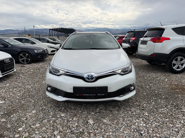 Toyota Auris 1.8 HYBRID(КАТО НОВА) - автомобили, коли, обяви за нови и употребявани 1
