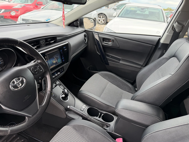 Toyota Auris 1.8 HYBRID(КАТО НОВА) - автомобили, коли, обяви за нови и употребявани 9