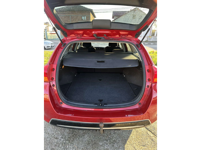 Toyota Auris - автомобили, коли, обяви за нови и употребявани 10