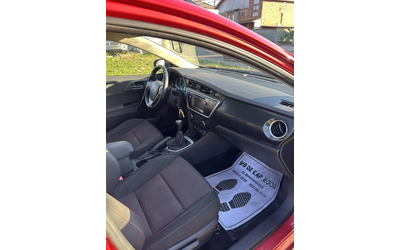Toyota Auris - автомобили, коли, обяви за нови и употребявани 12