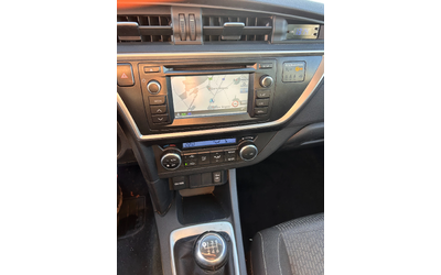 Toyota Auris 1.4D-4D NAVI/KAMERA EURO 5 - автомобили, коли, обяви за нови и употребявани 11