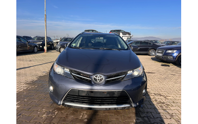 toyota-auris - 2