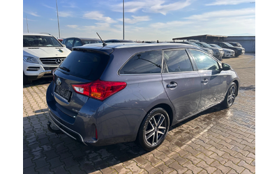 toyota-auris - 5