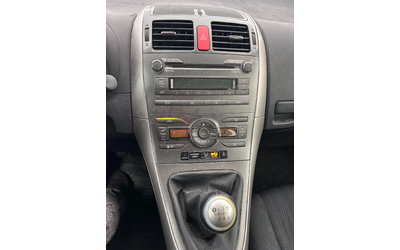 Toyota Auris 1.3i EURO 5 - автомобили, коли, обяви за нови и употребявани 11