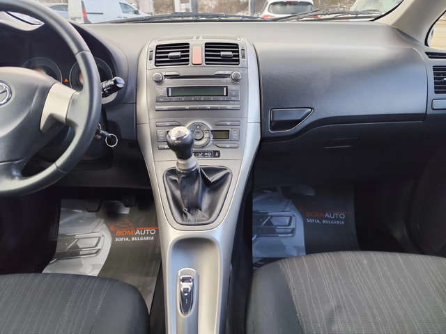 Toyota Auris 1.4D-4D* KLIMATRONIK* - автомобили, коли, обяви за нови и употребявани 8
