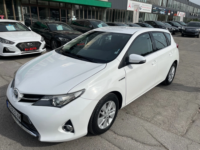 Toyota Auris 1.8i HYBRID - автомобили, коли, обяви за нови и употребявани 0
