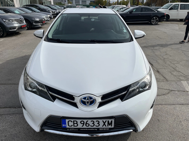 Toyota Auris 1.8i HYBRID - автомобили, коли, обяви за нови и употребявани 1