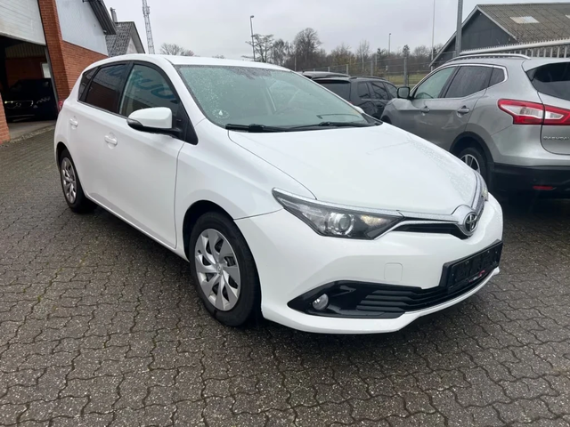Toyota Auris 1.2 Comfort 116кс - автомобили, коли, обяви за нови и употребявани 1