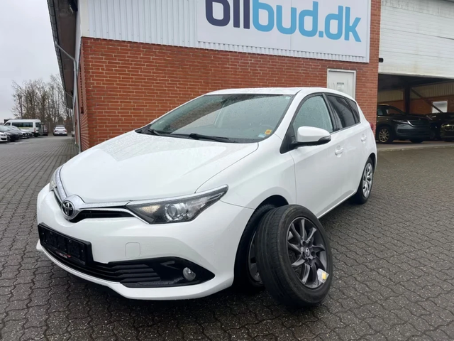 Toyota Auris 1.2 Comfort 116кс - автомобили, коли, обяви за нови и употребявани 2