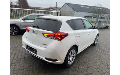 toyota-auris - 4