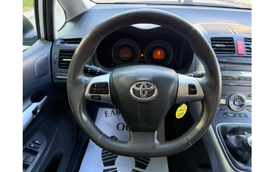 Toyota Auris 2.0 D4D - автомобили, коли, обяви за нови и употребявани 11