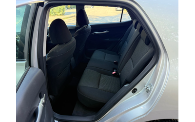 Toyota Auris 2.0 D4D - автомобили, коли, обяви за нови и употребявани 12