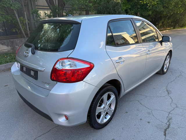 Toyota Auris 2.0 D4D - автомобили, коли, обяви за нови и употребявани 5