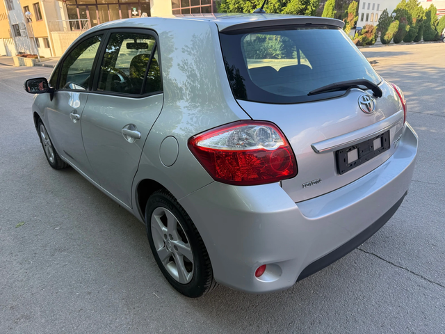 Toyota Auris 2.0 D4D - автомобили, коли, обяви за нови и употребявани 6