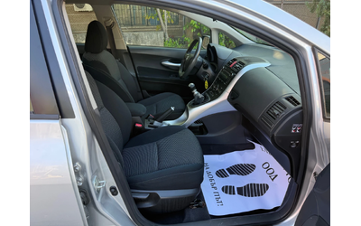 Toyota Auris 2.0 D4D - автомобили, коли, обяви за нови и употребявани 9