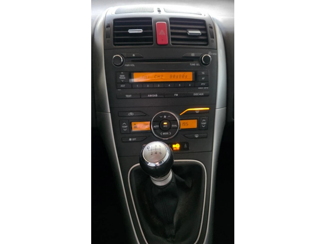 Toyota Auris 1.6i/SOLL - автомобили, коли, обяви за нови и употребявани 11