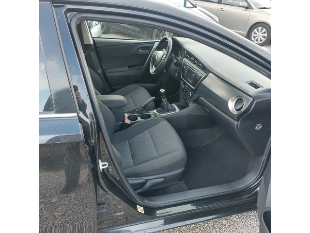 Toyota Auris 2.0 D4-D - автомобили, коли, обяви за нови и употребявани 12