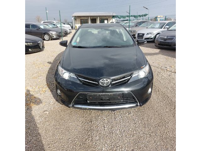 Toyota Auris 2.0 D4-D - автомобили, коли, обяви за нови и употребявани 1