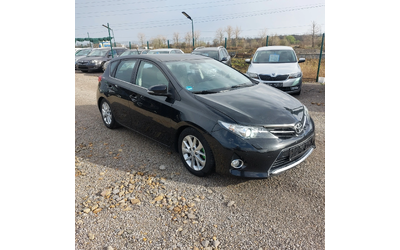 toyota-auris - 2