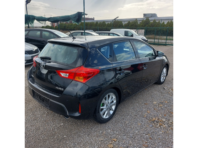 Toyota Auris 2.0 D4-D - автомобили, коли, обяви за нови и употребявани 3