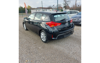 toyota-auris - 5