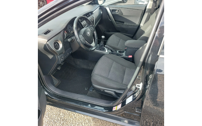 Toyota Auris 2.0 D4-D - автомобили, коли, обяви за нови и употребявани 8