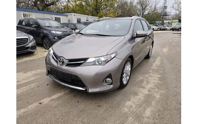 toyota-auris - 0