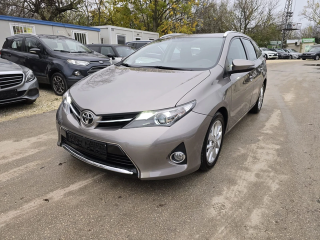 Toyota Auris 1.4d 90к.с 159хил.км. - автомобили, коли, обяви за нови и употребявани 0