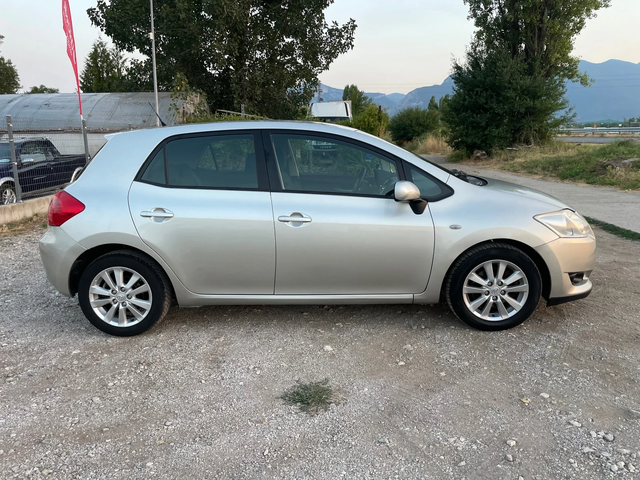 Toyota Auris 2.0d4d-126-ITALIA - автомобили, коли, обяви за нови и употребявани 3