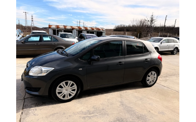 toyota-auris - 2