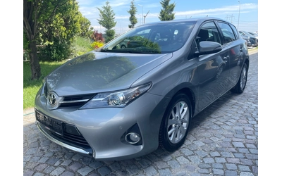 toyota-auris - 0