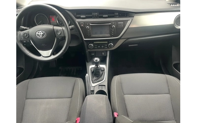 Toyota Auris 1.4 d4d Active - автомобили, коли, обяви за нови и употребявани 11