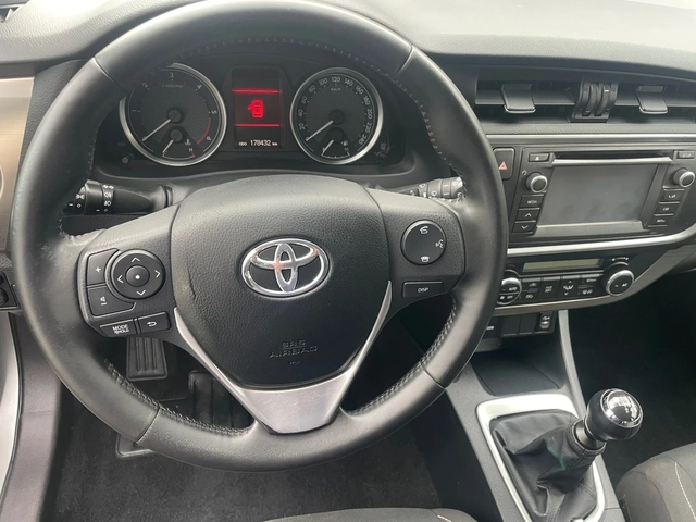 Toyota Auris 1.4 d4d Active - автомобили, коли, обяви за нови и употребявани 12